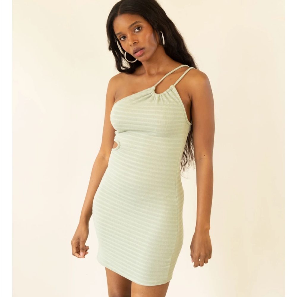 Nectar clothing Seeing Stars One Shoulder Dress sage size S